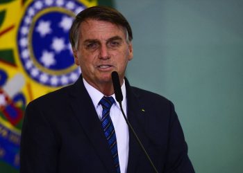 Bolsonaro assina MPs que liberam nova rodada do auxílio emergencial