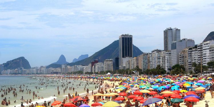 Rio registra mais de 200 autuações por desrespeito às normas no primeiro dia de restrições