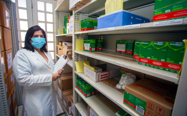 Ceará: Secretaria de Saúde do Estado se reúne com setor farmacêutico para ajudar municípios com estoque e fornecimento de medicamentos