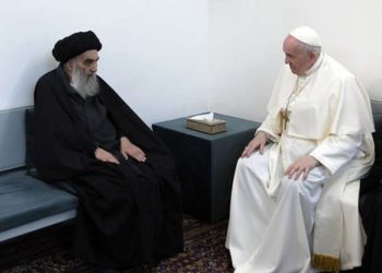 Papa encontra principal líder xiita no Iraque, que fala em paz aos cristãos em encontro histórico