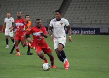 Copa do Nordeste: com gol de Bruno Melo, Fortaleza vence CRB