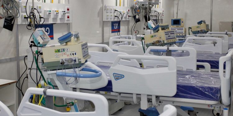 Saúde autoriza mais de 2,7 mil leitos de UTI para 22 estados