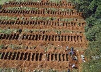 Brasil da pandemia ‘é uma câmara de gás’, dizem religiosos e intelectuais em carta aberta sobre Boslonaro