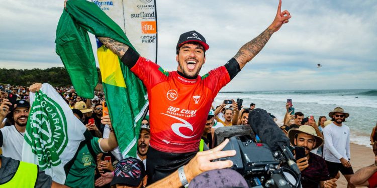 Gabriel Medina prevalece na Austrália e vence sua 1ª etapa na temporada