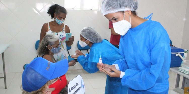 Aracati acelera com os mutirões de vacinação contra a Covid-19