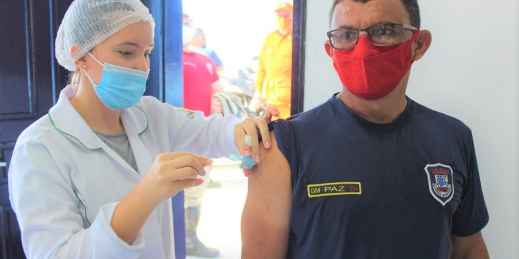 Aracati: iniciada vacinação dos profissionais de Segurança da linha de frente contra a Covid-19