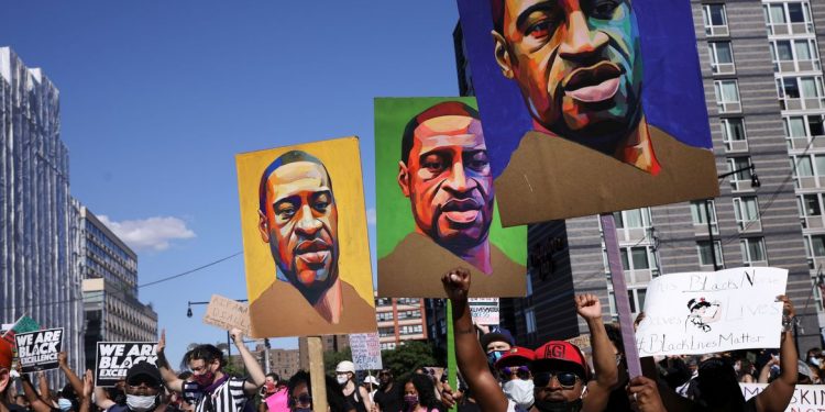 Ex-policial Derek Chauvin é condenado por morte de George Floyd