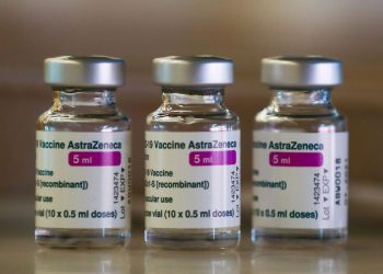 Anvisa atualiza bula da vacina de Oxford