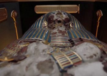 Múmias egípcias desfilam pelo Cairo a caminho do novo museu