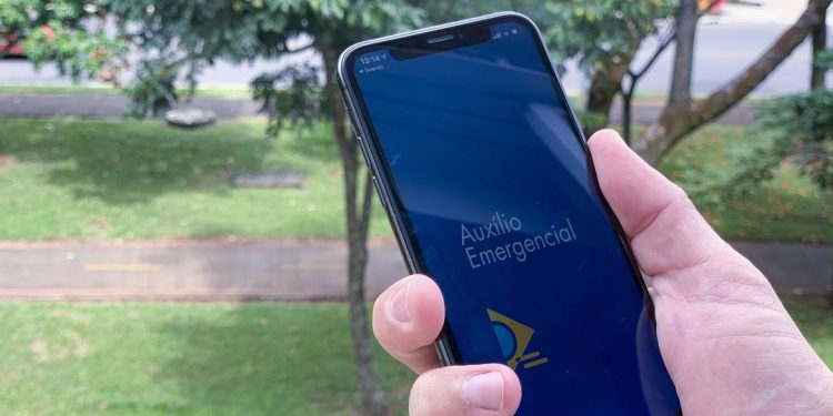 Caixa paga hoje auxílio emergencial a nascidos em junho