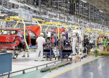 Sem peças, Fiat dará férias coletivas a 1.900 trabalhadores em fábrica mineira