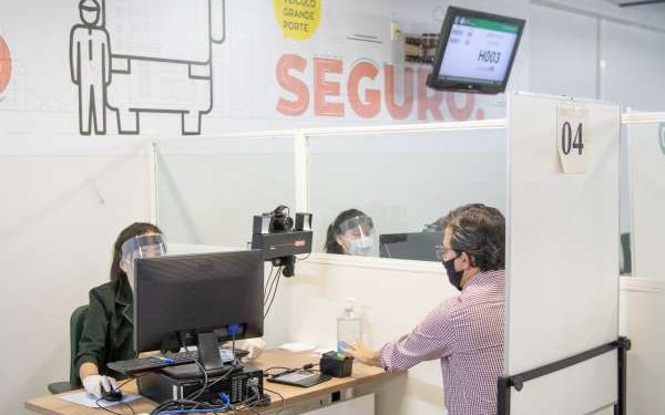 Detran-CE retoma atendimentos presenciais a partir de terça-feira (13); agendamento é necessário.