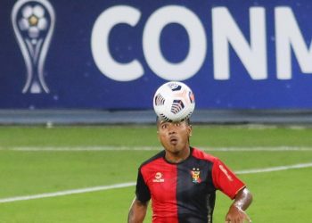 Conmebol receberá 50 mil doses da Coronavac e quer imunizar jogadores