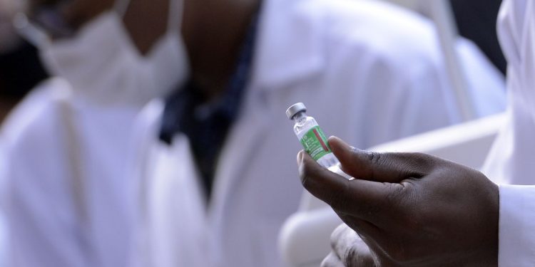 Fiocruz entrega hoje 1,3 milhão de doses da vacina Oxford-AstraZeneca