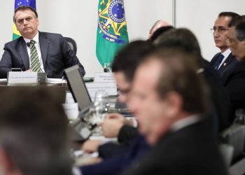 Pandemia empareda governadores bolsonaristas e escancara contradições