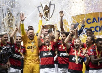 Flamengo vence Super Copa do Brasil