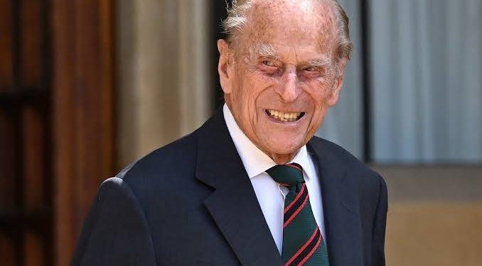 Príncipe Philip, marido da rainha Elizabeth 2ª, morre aos 99 anos