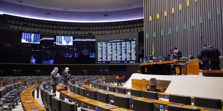 Congresso inicia sessão para analisar vetos presidenciais