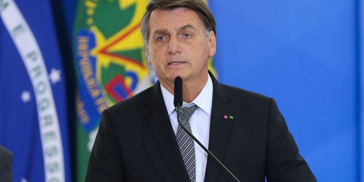 Bolsonaro participa de cúpula virtual sobre clima