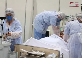 SUS recebe remédios de kit intubação em mandarim e teme confusão