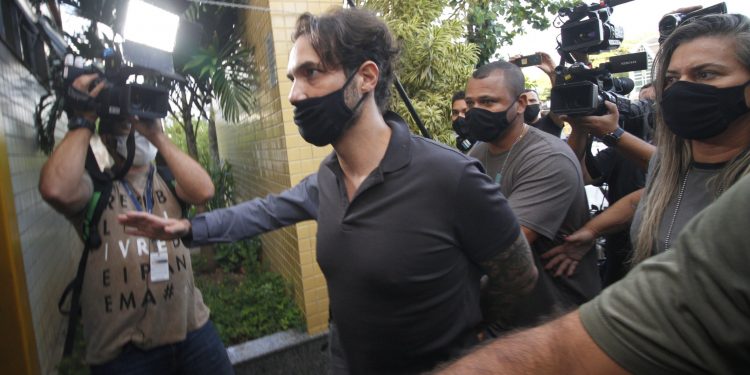 Polícia conclui inquérito e indicia Jairinho e Monique por homicídio de Henry