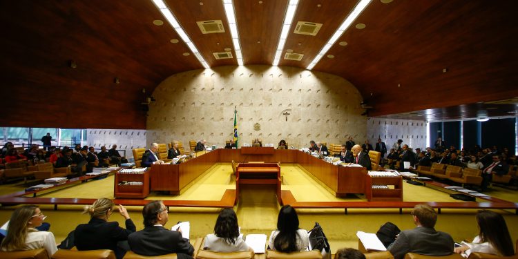 AGU recorre de decisão do STF que manda governo realizar Censo em 2021