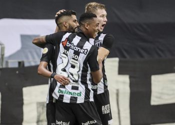 Ceará marca nos acréscimos e acaba com série invicta do Grêmio com Tiago Nunes