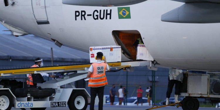 Covid-19: Ceará recebe nesta segunda doses de vacinas da AstraZeneca e da Pfizer