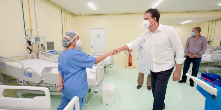 Ceará chega a mais de 5 mil leitos para atender pacientes com Covid; Aracati é um dos municípios com montagem de UTI em andamento