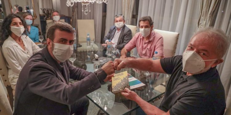 Lula dá início a série de encontros políticos em Brasília e discute aliança no RJ com Freixo para 2022