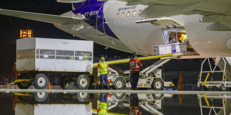Ceará recebe novas doses de vacina; decreto de retomada da economia permanece sem alterações até o próximo domingo