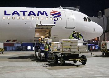 Ceará recebe 27ª remessa de vacinas contra a Covid para continuidade da Fase 3 de Imunização