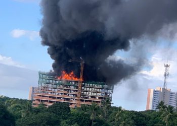 Fortaleza: Incêndio toma conta de obras do Hospital Materno Infantil da Unimed