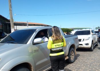 Maio Amarelo: Demutran e Detran realizam blitz educativa