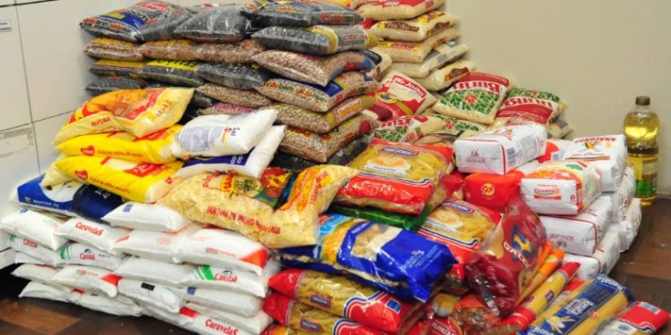 Cagece arrecada alimentos para a campanha Vacinação Solidária