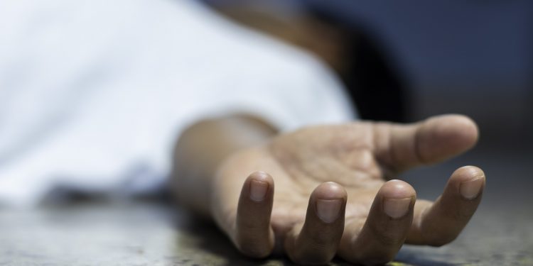 Brasil registra 1.764 mortes por Covid neste sábado e chega a 448 mil óbitos