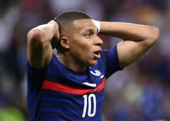 Suíça busca empate heroico eliminando a França nos pênaltis e vai às quartas da Eurocopa