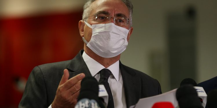 CPI da Covid aprova lista de Renan que transforma 14 pessoas em investigados