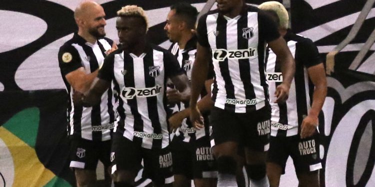 Luan volta a ser opção no São Paulo após melhor jogo de Liziero na marcação