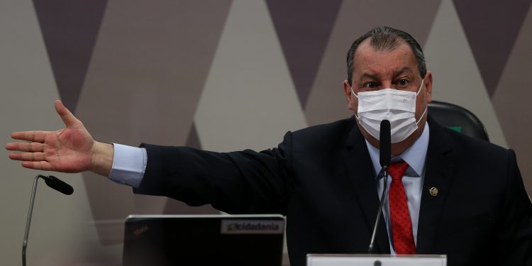 CPI tem brigas entre amazonenses e cobrança de indiciamento de governador