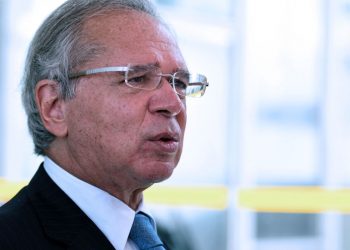 Governo deve anunciar prorrogação do auxílio nesta semana, diz Guedes