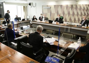 Deputado estadual do AM ataca Aziz em depoimento na CPI da Pandemia