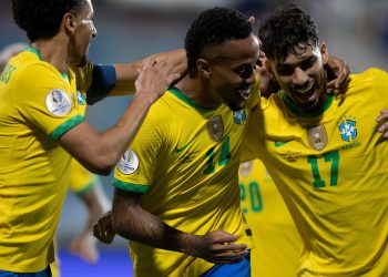 Copa América: com time alternativo, Brasil empata com Equador