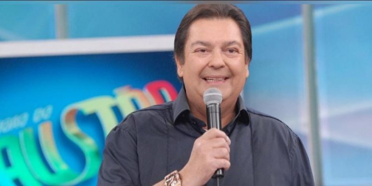 Mulher de Faustão apaga anúncio da volta do apresentador ao Domingão
