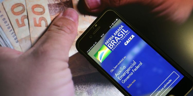 Caixa conclui pagamento da terceira parcela do auxílio emergencial