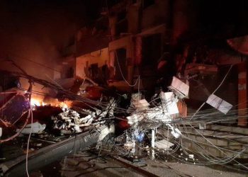 Prédio de quatro andares desaba na zona oeste do Rio e deixa feridos