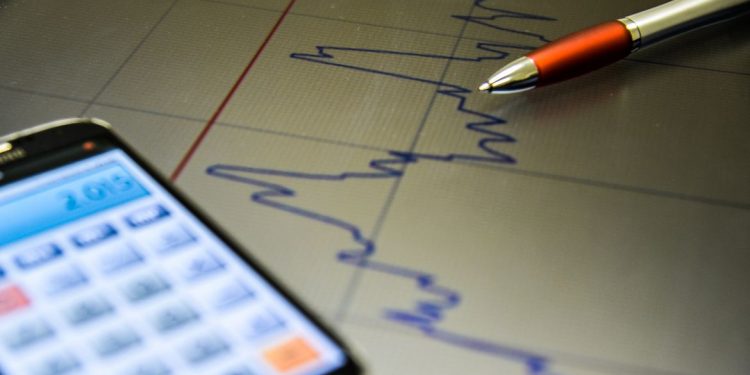 Atividade econômica cresce 0,44% em abril, diz BC