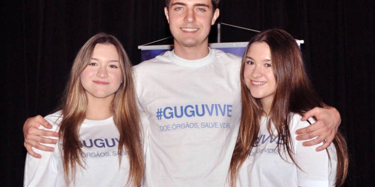 Filho de Gugu questiona emancipação e diz que irmãs foram manipuladas