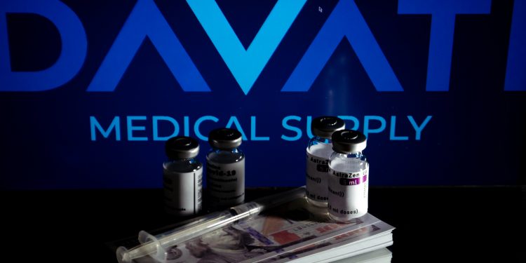 Vendedor de vacinas afirma que não prendeu Dias porque propina foi inesperada e havia um superior hierárquico presente
