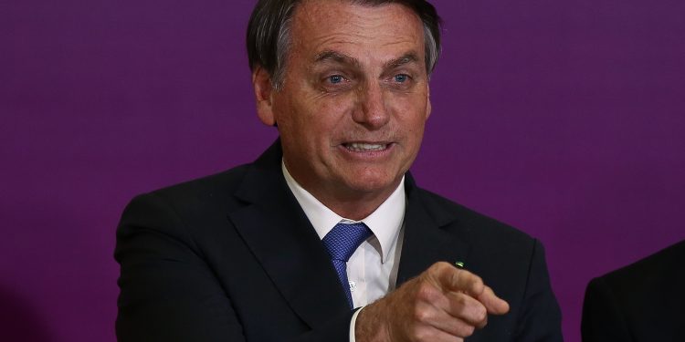 Covaxin: Rosa Weber, do STF, determina abertura de inquérito para investigar Bolsonaro